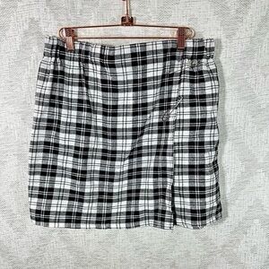 Clueless paramount 2017 Merch Dionne black and white skirt size L